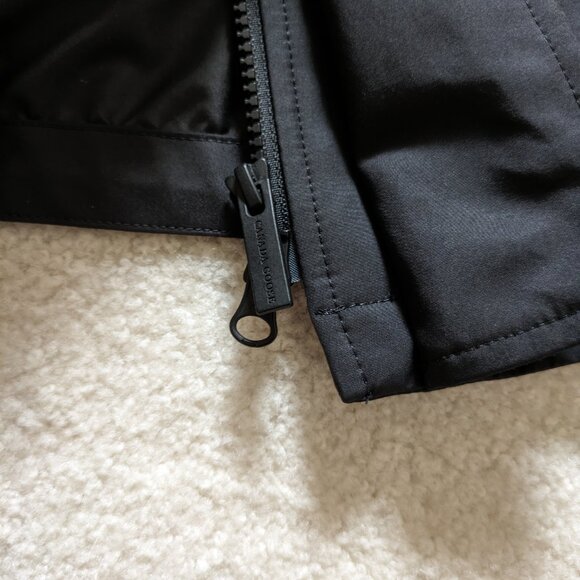 Canada Goose Stanhope Jacket in Black, Medium - Picture 8 of 12